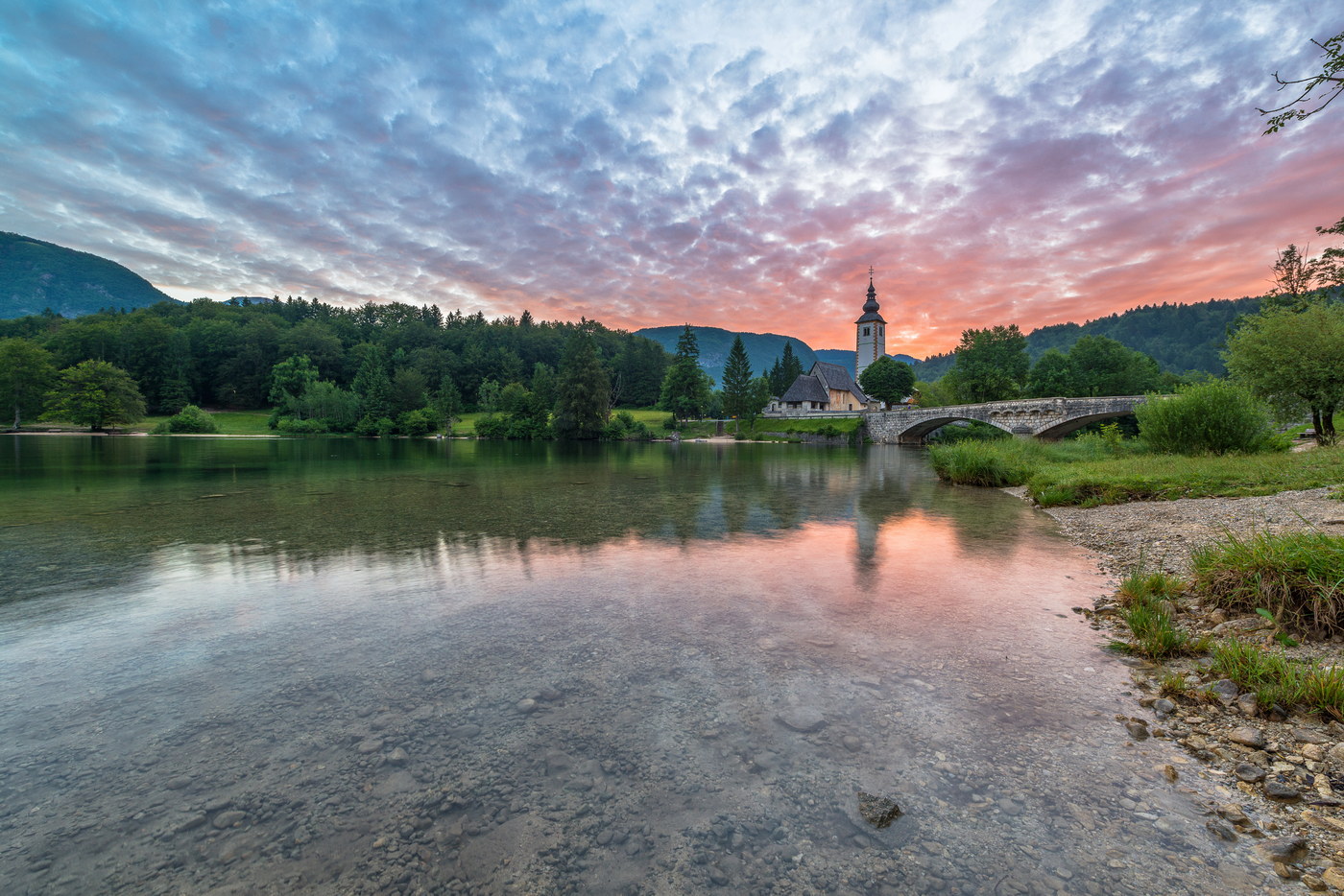 beautiful-bohinj-lake-on-a-vivid-sunrise-2025-10-11-07-50-27-utc_3